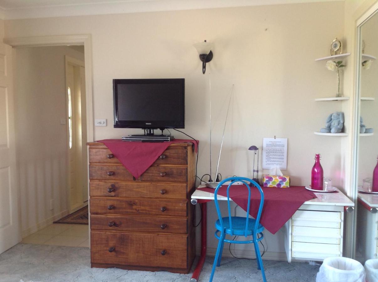 A Home Away From Home Canberra Buitenkant foto