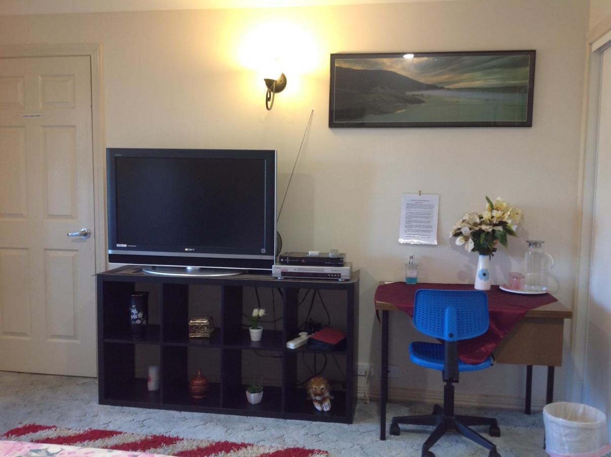 A Home Away From Home Canberra Buitenkant foto