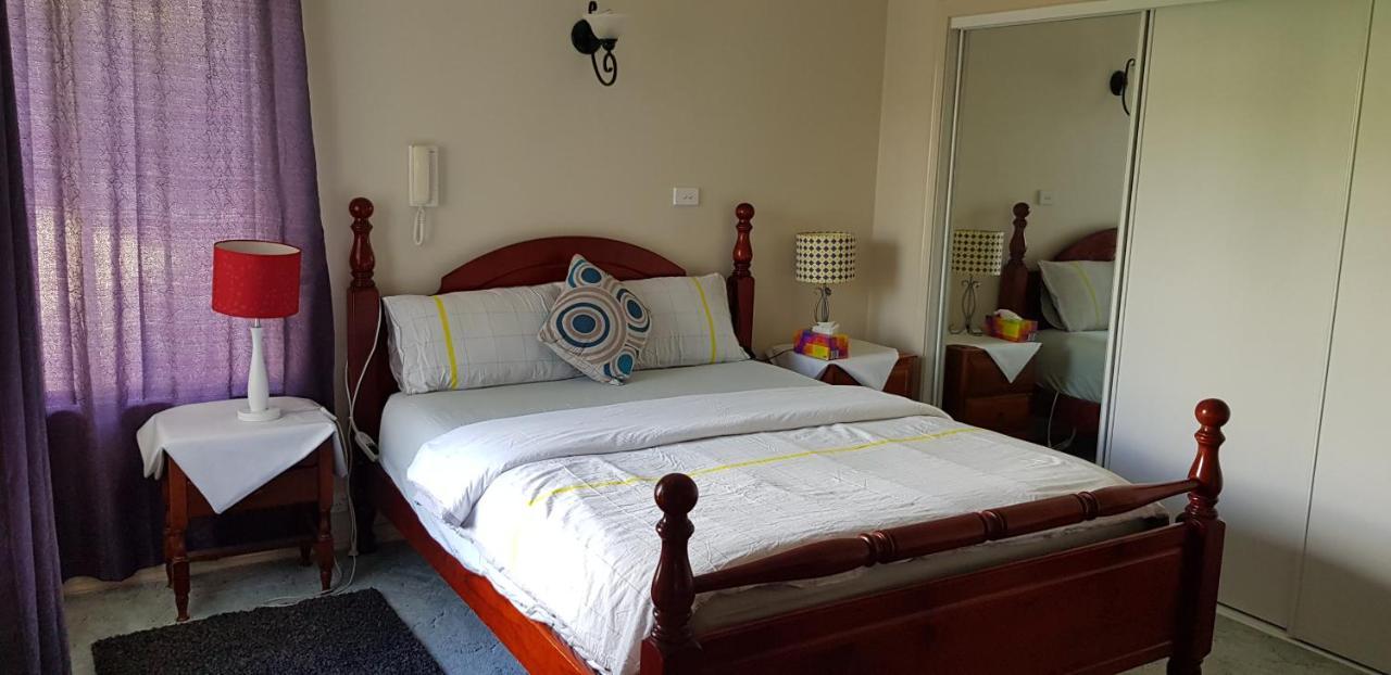 A Home Away From Home Canberra Buitenkant foto